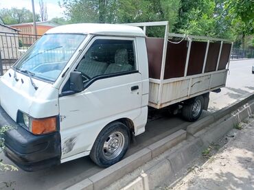 срочно срочно продам машину: Mitsubishi L300: 1993 г., 2.5 л, Механика, Дизель, Универсал