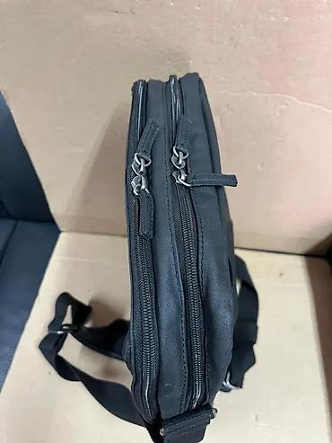 Torbe: Crna torba preko ramena sa više pregrada - Materijal: izdržljiva — 4