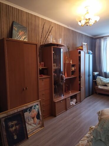 суточный квартира город жалал абад: 3 комнаты, 80 м², Сталинка, 2 этаж, Старый ремонт