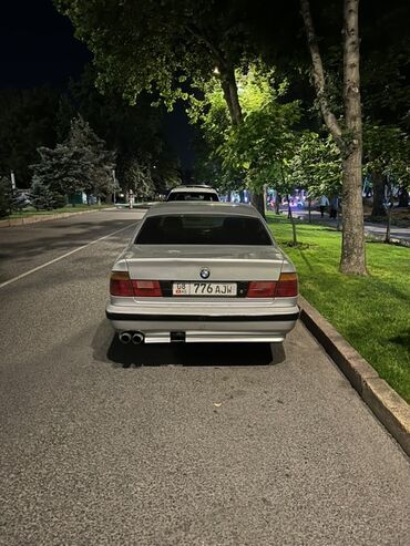 BMW: BMW 518: 1993 г., 1.8 л, Механика, Бензин, Седан