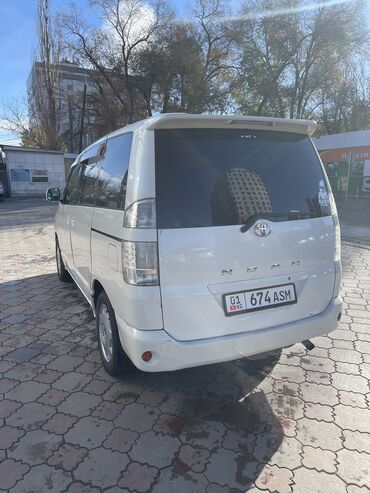 тойота минивены: Toyota Noah: 2003 г., 2 л, Автомат, Бензин, Минивэн