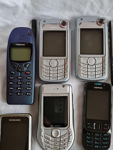 Ostali mobilni telefoni: Kolekcija retro mobilnih telefona – miks Nokia, Samsung, Sony i Sony — 10