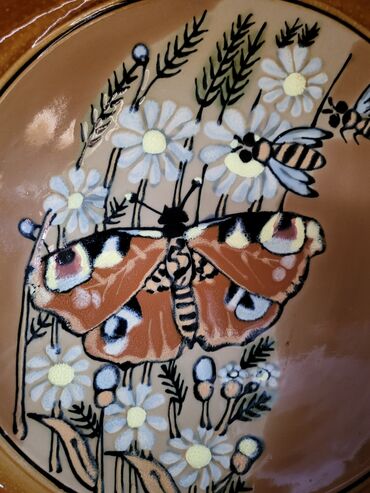 Ostalo posuđe: Tanjir nov za zid,rucni rad,rucno oslikan,pa glaziran. 70,80te — 7