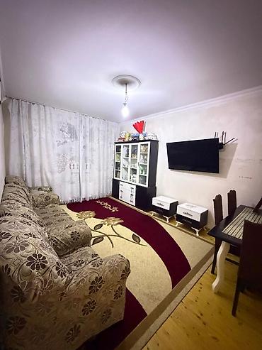goycay ev elanlari: Mətbəxlə 4 otaqlı mənzil. - Geniş zal, - 2 yataq otağı, - Mətbəx — 1