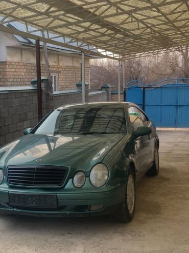 решетка на виндом: Mercedes-Benz CLK-Class в кузове купе, окрашенный в темно-зеленый