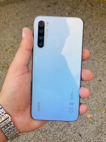 Samsung: Xiaomi Redmi smartfon - Rəng: Açıq mavi/gradient arxa panel, şüşə