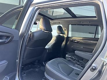Toyota: Toyota Highlander: 2023 г., 2.5 л, Автомат, Гибрид, Кроссовер — 11