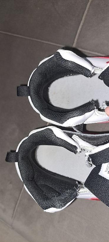 michael cors patike: NIKE PATIKE COURT BOROUGH MID 2 BG ZA DEČAKE vel.35 ug 22 — 8