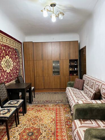 двухкомнатные квартиры в бишкеке: 2 комнаты, 42 м², Сталинка, 3 этаж, Старый ремонт