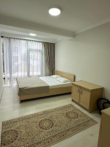 Посуточная аренда квартир: 3 комнаты, Душевая кабина, Постельное белье, Парковка — 5