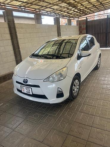тойота аква гибрид: Toyota Aqua: 2013 г., 1.5 л, Автомат, Гибрид — 6