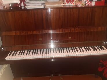 tar satılır: Piano, Akkord, Akustik