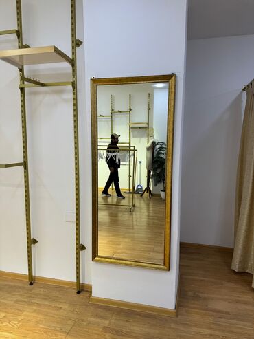 Stend vitrinləri: Stend vitrinləri — 8