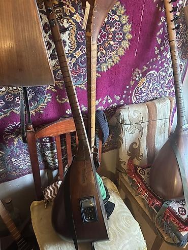 Digər musiqi alətləri: Elektro-çılqılı saz - Korpus: ağacdan hazırlanmış, tünd rəngli, yan — 8