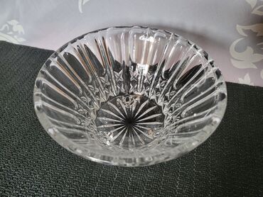 Ostalo posuđe: Bombonijera nova kristal Zajecar 70te. Kristalna bombonijera,na tri na lalafo.rs — 5 Ostalo posuđe: Bombonijera nova kristal Zajecar 70te. Kristalna bombonijera,na tri — 5