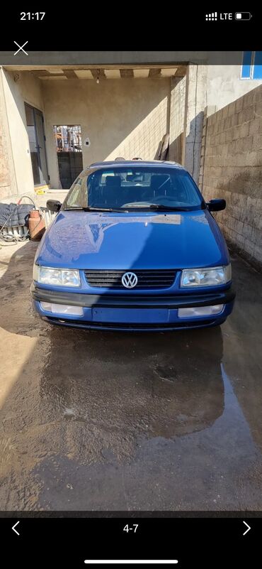 бишкек авто салон: Volkswagen Passat: 1993 г., 1.8 л, Механика, Бензин, Седан