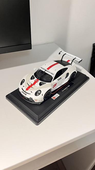 Модели автомобилей: Продаю модель Bburago 1:24 Porsche 911 RSR GT. Оригинал — 1