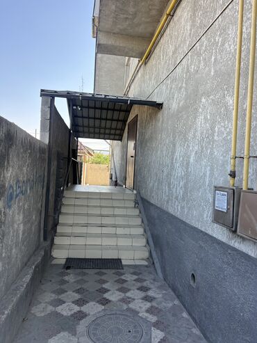 2 комнатная квартира в оше: 2 бөлмө, 60 кв. м, Жеке план, 2 кабат, Дизайнердик ремонт