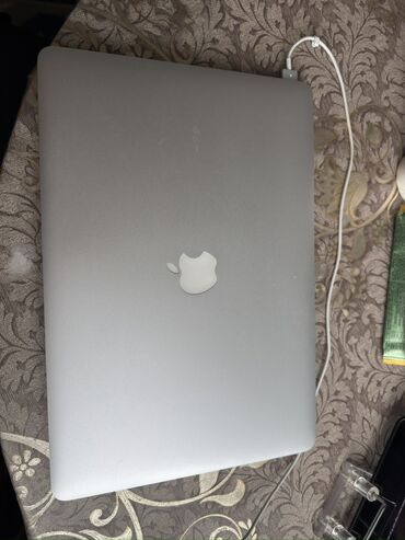 Apple MacBook: İşlənmiş Apple MacBook, 15.4 ", Intel Core i7, 256 GB — 9