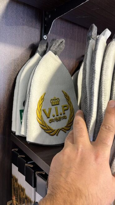 Baş geyimləri: Məhsul: Hamam/sauna üçün keçə papaqlar Təsvir: - Material: qalın keçə — 15