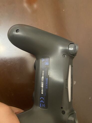 plays: Ps4 controller geşeng veziyetdedir . 1 hefte işlenmişdir. Xec bir