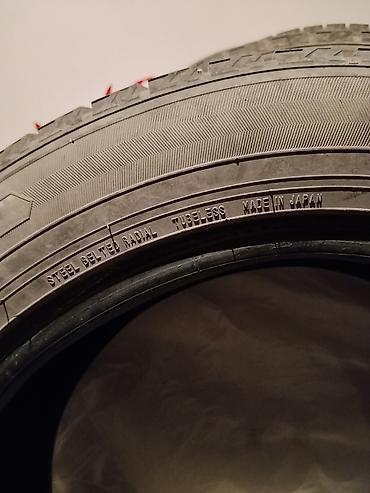 e klass: Комплект зимних шин Dunlop — 4 штуки. На фото видны нешипованные — 8