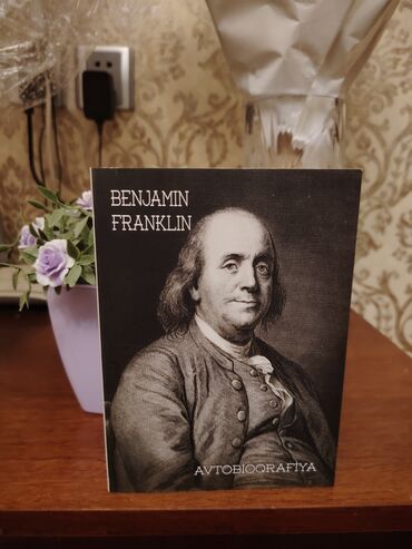 qönçə kitabı: 💥Yeni gəldi💥 📚Benjamin Franklin-Avtobioqrafiya 🚇Metrolara, ✈Xarici