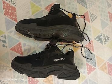 Digər idman və istirahət malları: Balenciaga Triple S. Rəsmi saytda $1200, eBuy da $860, mən konkret — 6
