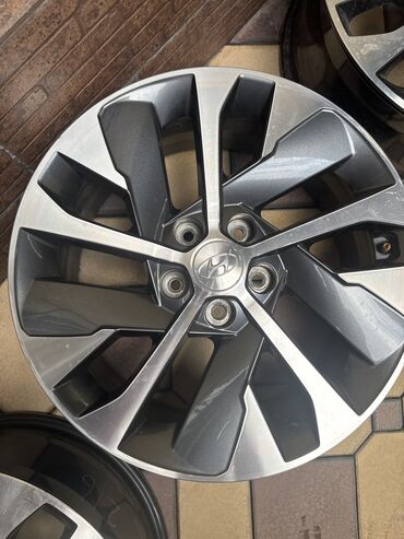 Диски: Диски R 18 Hyundai, Комплект, отверстий - 5, Б/у at lalafo.kg Диски: Диски R 18 Hyundai, Комплект, отверстий - 5, Б/у