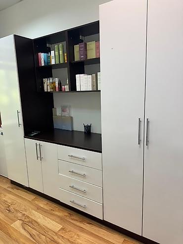 silver kitchen: ПРОДАЮ шкафы и витрины 40 тыс за каждый пишите вотсап. самовывоз — 4