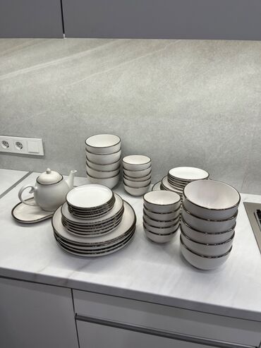 продам посуду: Продаю набор посуды на 10 персон из 50 предмета Сервиз чайно-столовый