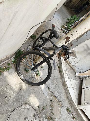 velosipedler 28: Şəhər/kross tipli velosiped Xüsusiyyətlər: - Yüngül alüminiuma bənzər — 2