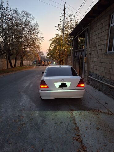 Mercedes-Benz: Mercedes-Benz C-Class: 2.3 l | 1998 il Sedan — 5