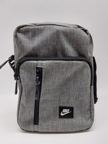 aksa ski pantalone: Nike Heritage - original Nike, univerzalna torbica idealna za svaku