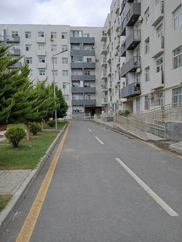 blackbird ət çəkən: 4 otaqlı, Yeni tikili, 80 kv. m