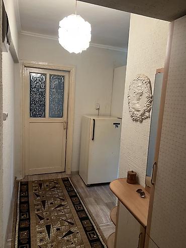 каинде: 3 комнаты, 80 м², 104 серия, 2 этаж — 9