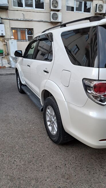 Toyota: Toyota Fortuner: 2.7 l | 2013 il Ofrouder/SUV — 6