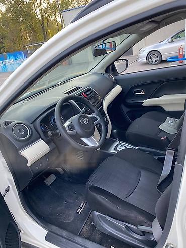 Продажа авто: Toyota Rush: 2021 г., 1.5 л, Автомат, Бензин, Кроссовер — 5