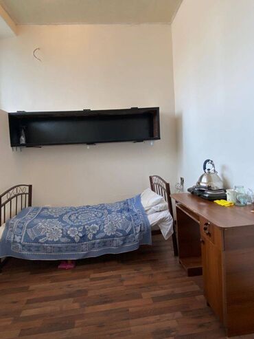 Mağazalar: Razində İcra hakimiyətinin yaxınlığı 5 mərtəbəli binanın 1 ci — 9