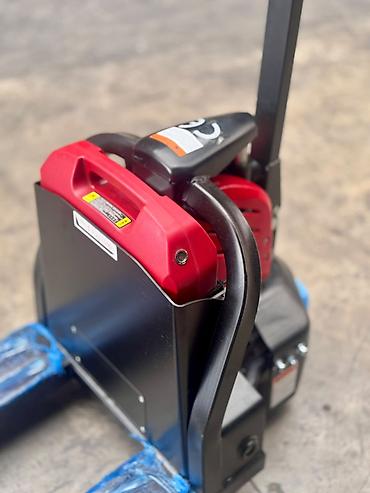 Biznes üçün avadanlıq: Elektrikli Transpalet SL15L3 – 1500 KG Texniki göstəricilər: - — 4