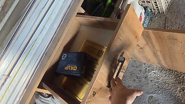 Компьютерные столы: Б/у но в отличном состоянии Тумба/стол рабочий из ЛДСП в декоре «дуб» — 3