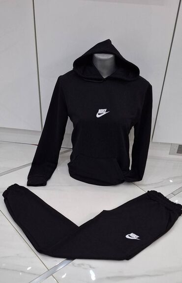 nike air 2: Zenske Trenerke pamucne
Veli. Od s do 2xl cena 2200din