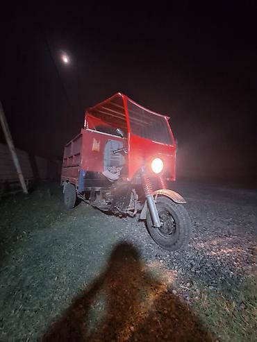 Motosikletlər: Yükdaşıma üçün üçtəkərli motosiklet (trisikl) - Korpus: qırmızı — 1