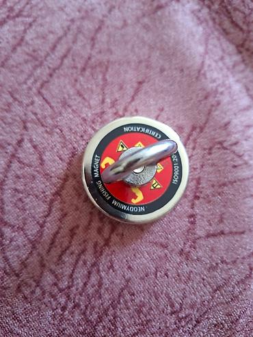 tutma: Neodim “fishing magnet” – 115 kq dartma qüvvəsi, diametri 44 mm Güclü — 2