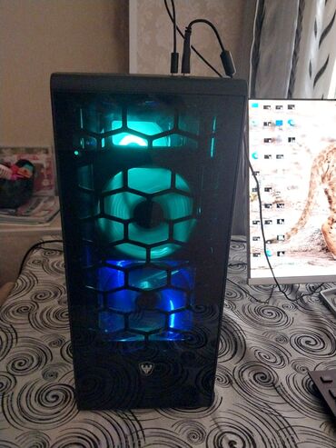 Masaüstü kompüterlər və iş stansiyaları: 2 ay işlədilib super vəziyyətdədir .Paramertləri şəkillərdə verilib — 4