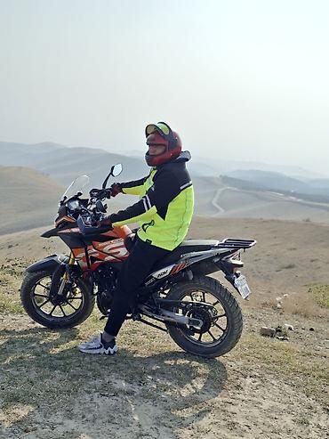мото бу: Мотоцикл SYCMCC ADV 300CC в туристическом/adventure-стиле. Яркое — 4