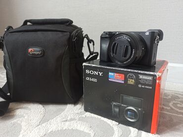 зарядка: Фотокамера Sony Alpha a6400 body. Эта модель идеально подходит для