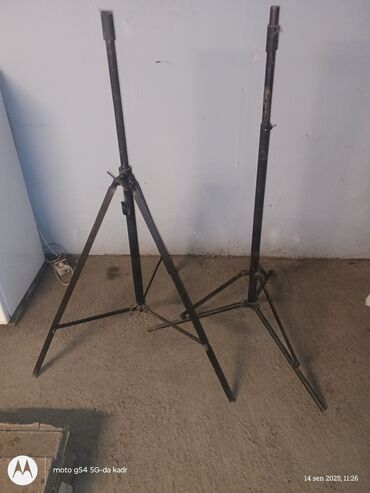 Обои: Metallik tənzimlənən iki ədəd tripod dayaq - Material: tamamilə