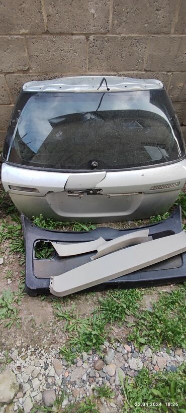 багажник субару: Крышка багажника Subaru 2004 г., Б/у, цвет - Серебристый,Оригинал