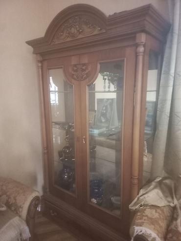 Klassik vitrin şkaf razilqsma yolu ile - Material: massiv ağac